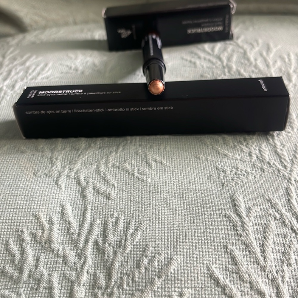 Younique Stick eyeshadow
